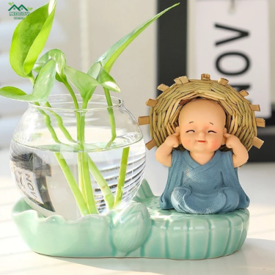 Bình thủy sinh để bàn kèm tượng Chú Tiểu đội nón